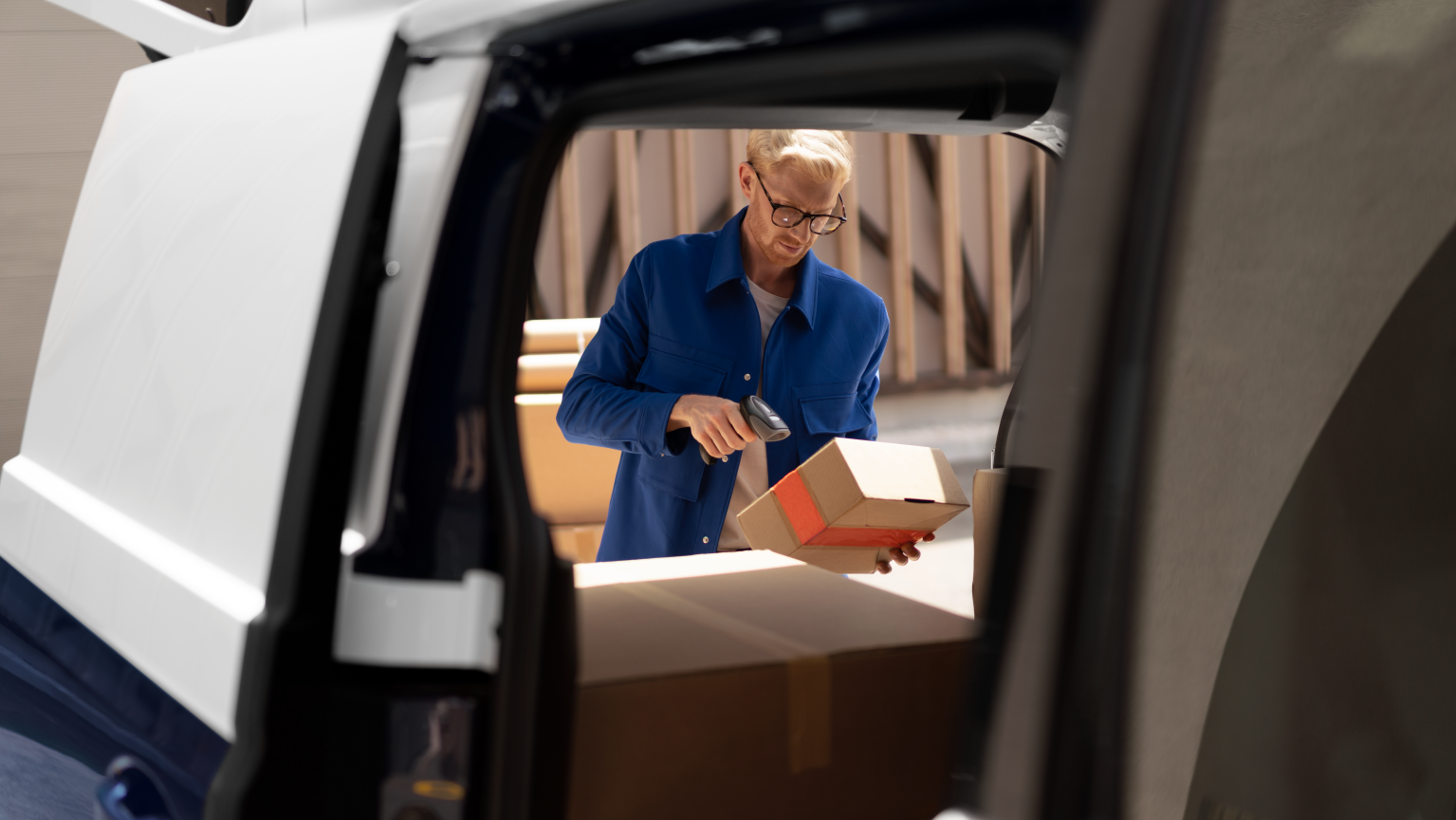 VW ID Buzz Cargo beltere az ajtón át