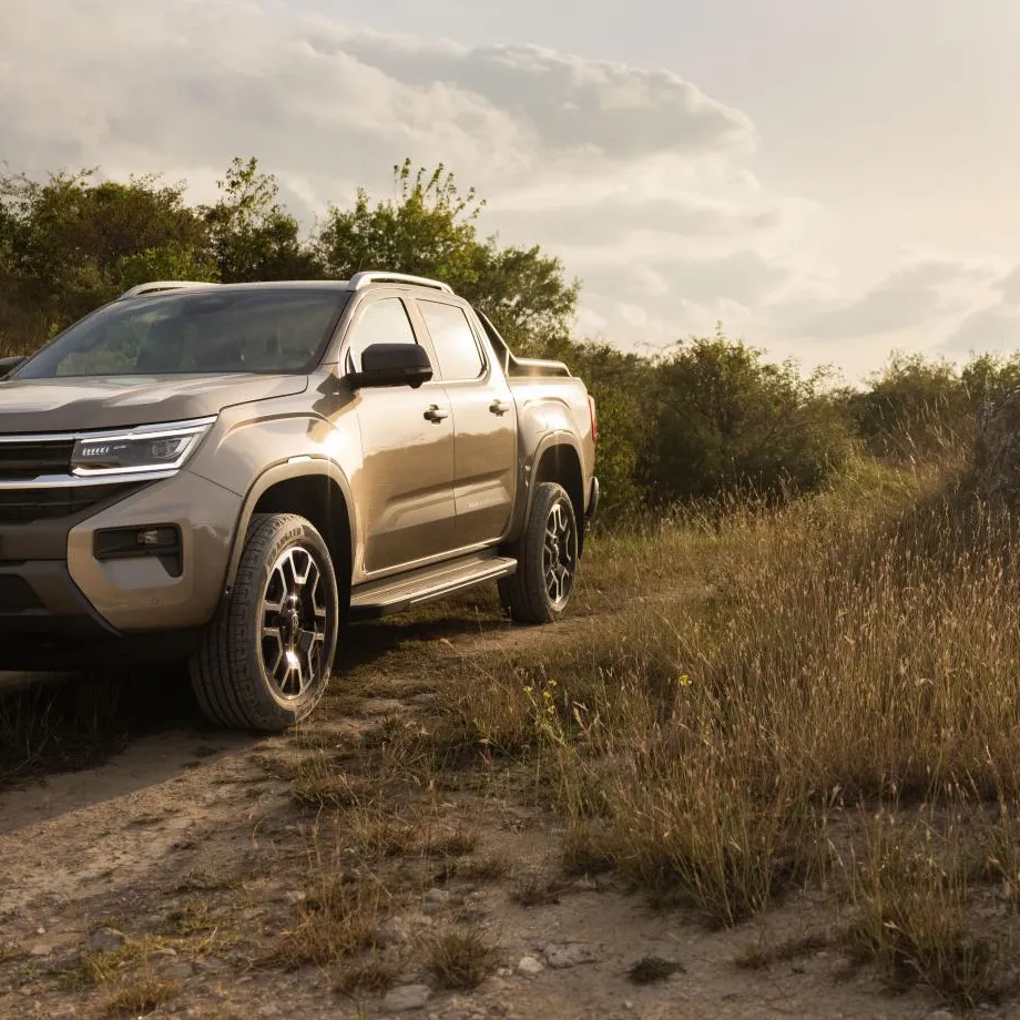 VW Amarok földúton a természetben