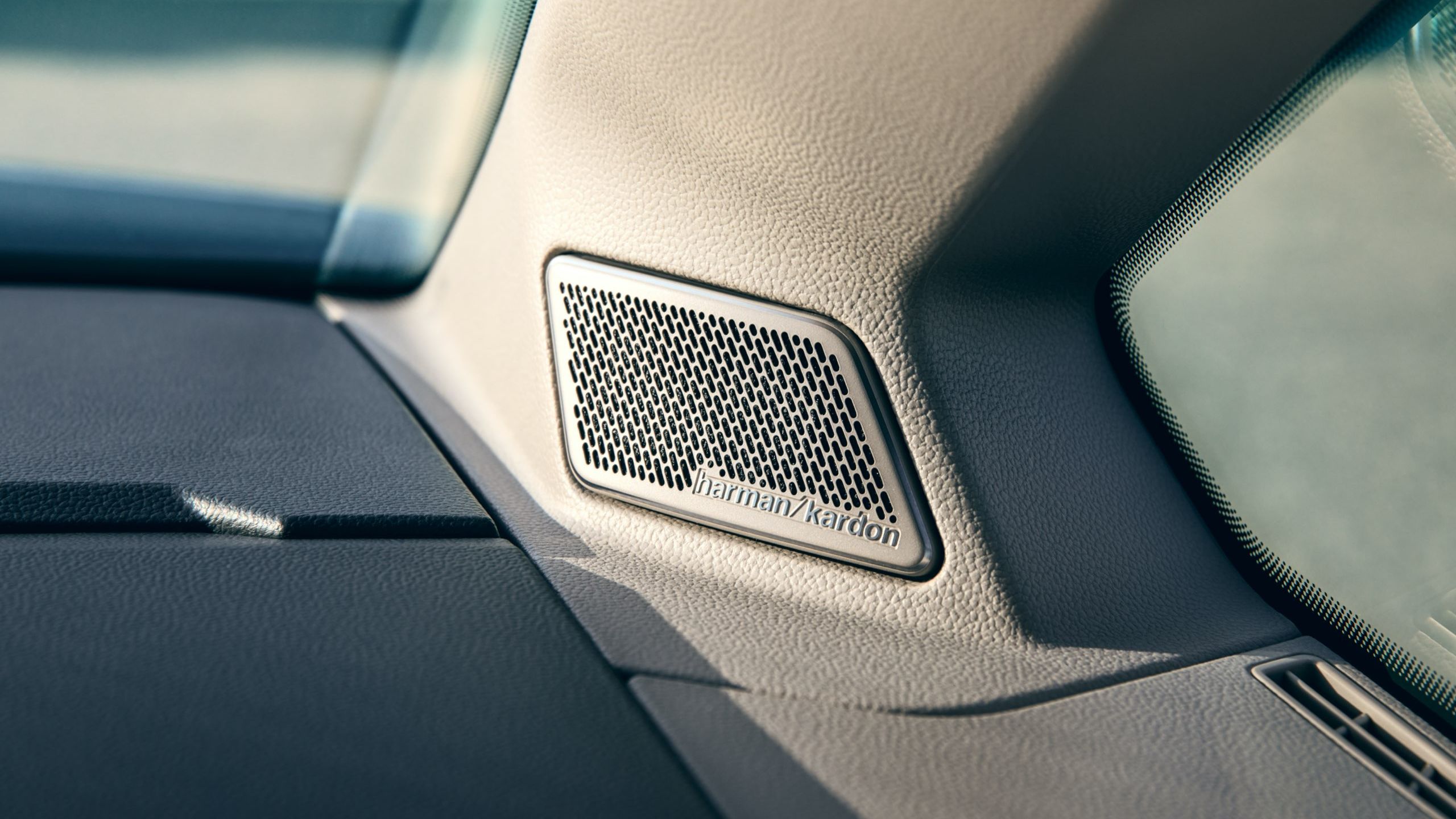Die Harman Kardon Lautsprecher im neuen VW Multivan T7 2021.