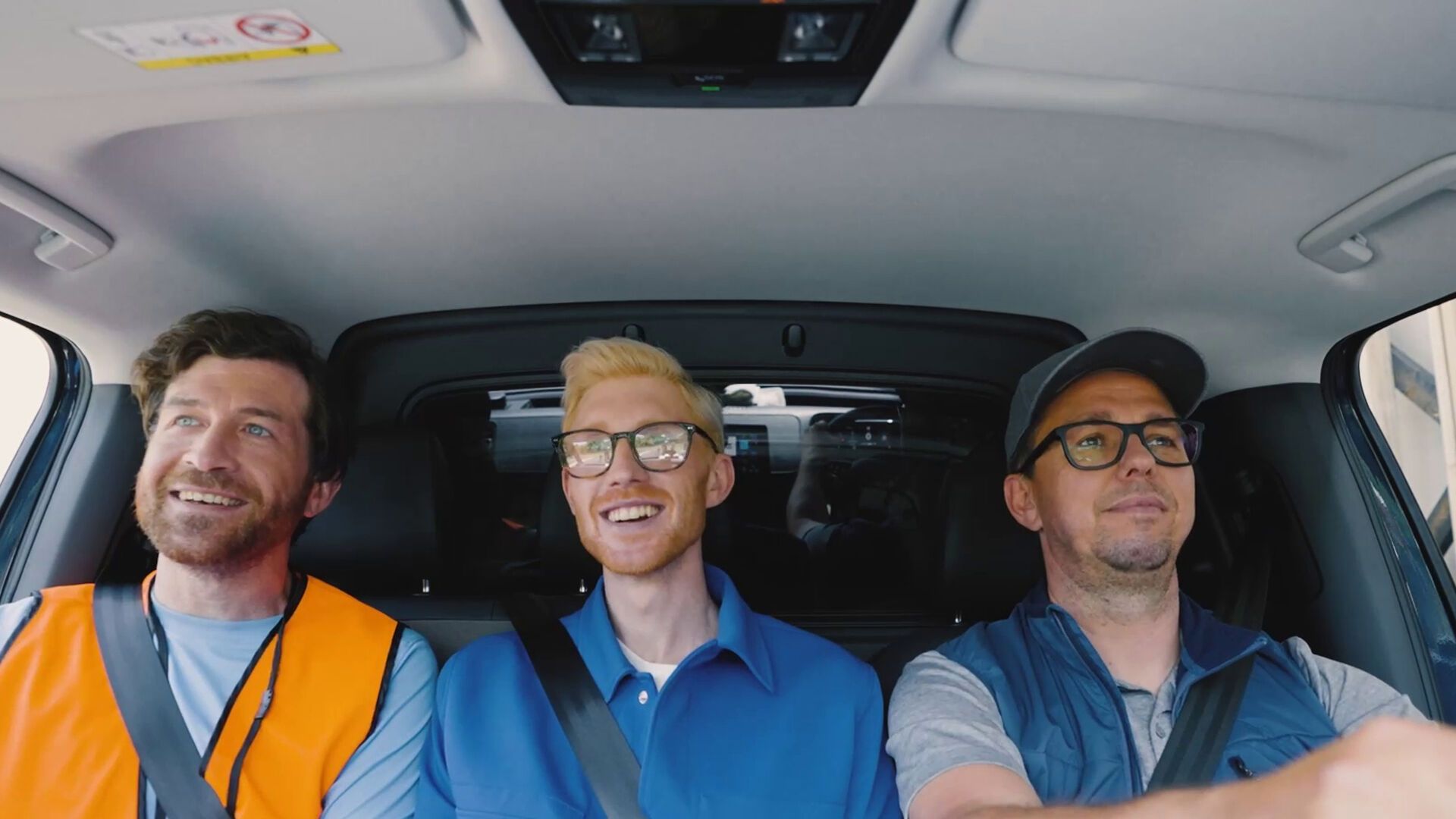 VW ID Buzz Cargo vezetése, három fő